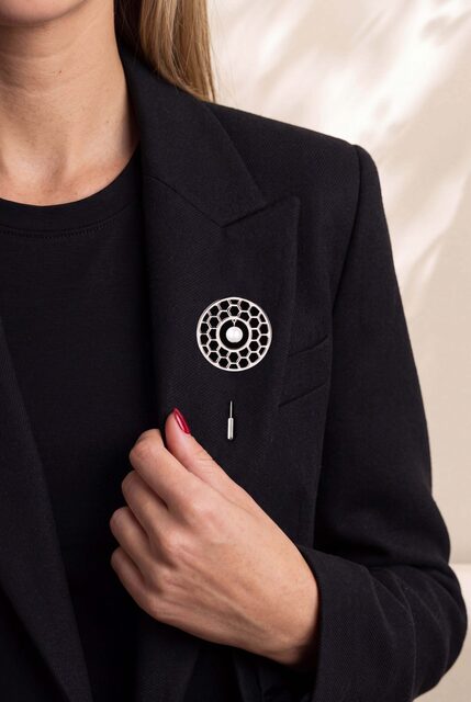 Brooch golf