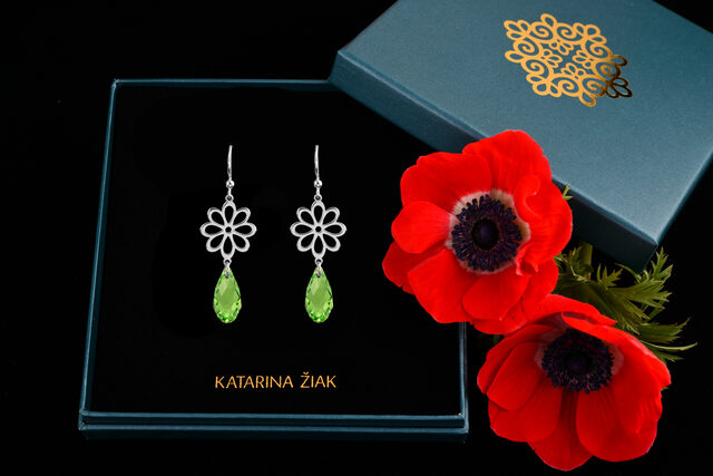 Náušnice folk kvietok – margarétka – Swarovski