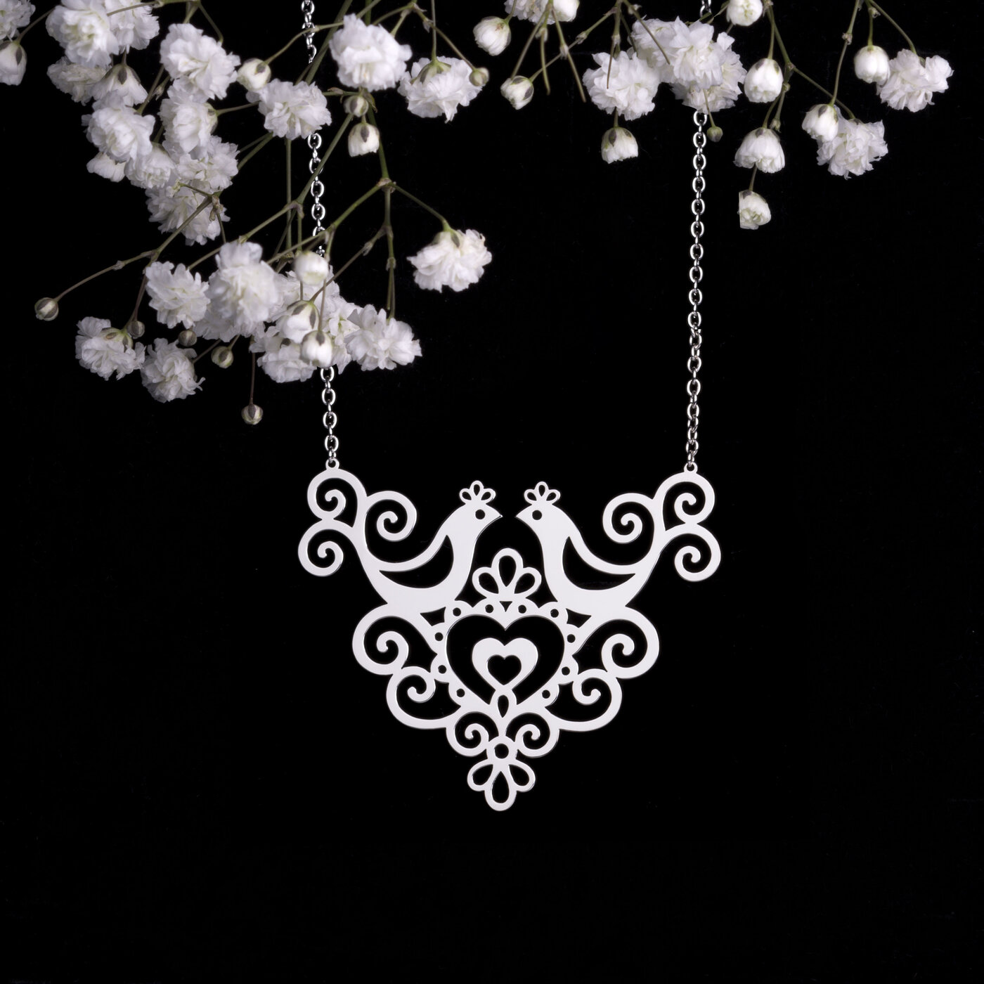 Náhrdelník Ornamentika – holubice – krátky