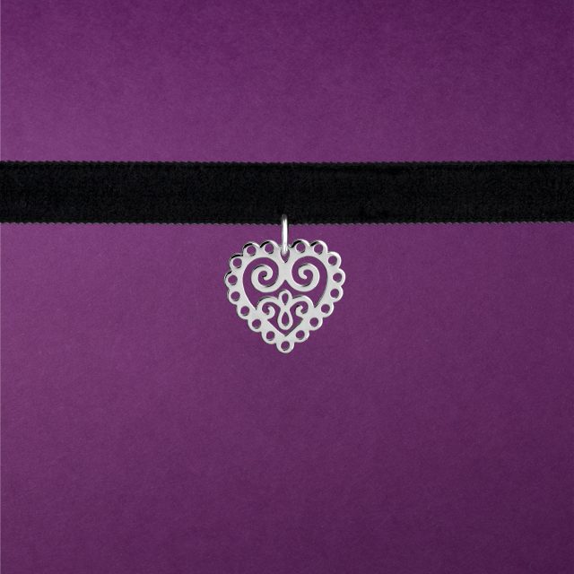 Náhrdelník choker FOLK ornamentové srdiečko