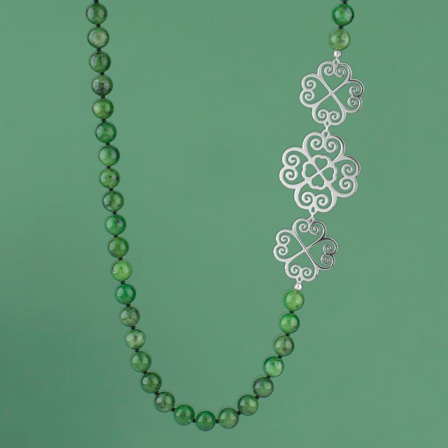 Necklace Little bit of luck - nephrite