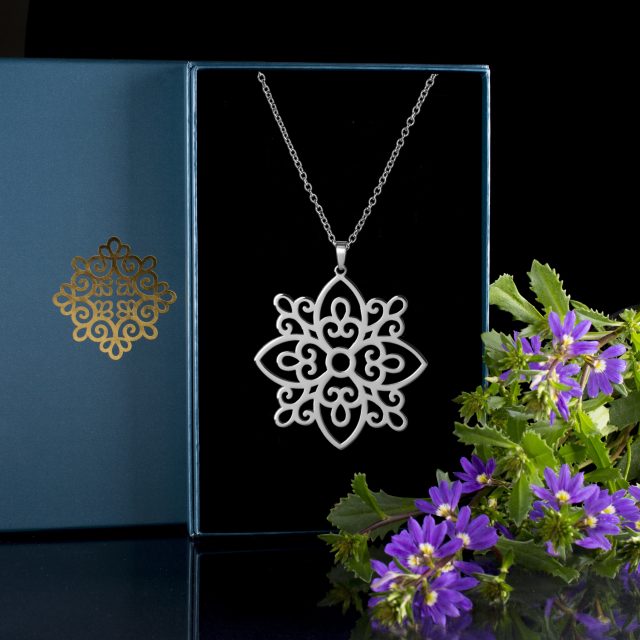 Pendant vajnory ornament simple