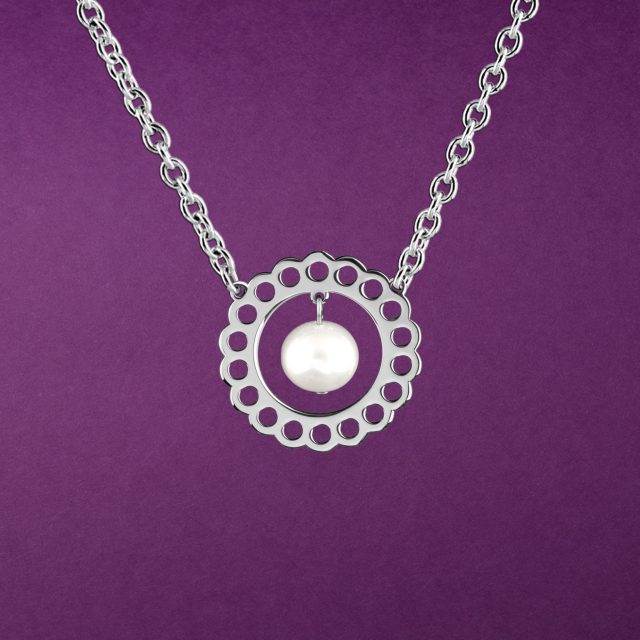 Pendant tradition - circle with pearl