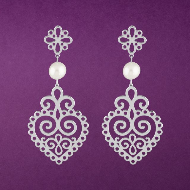 Earrings heart ornament 2