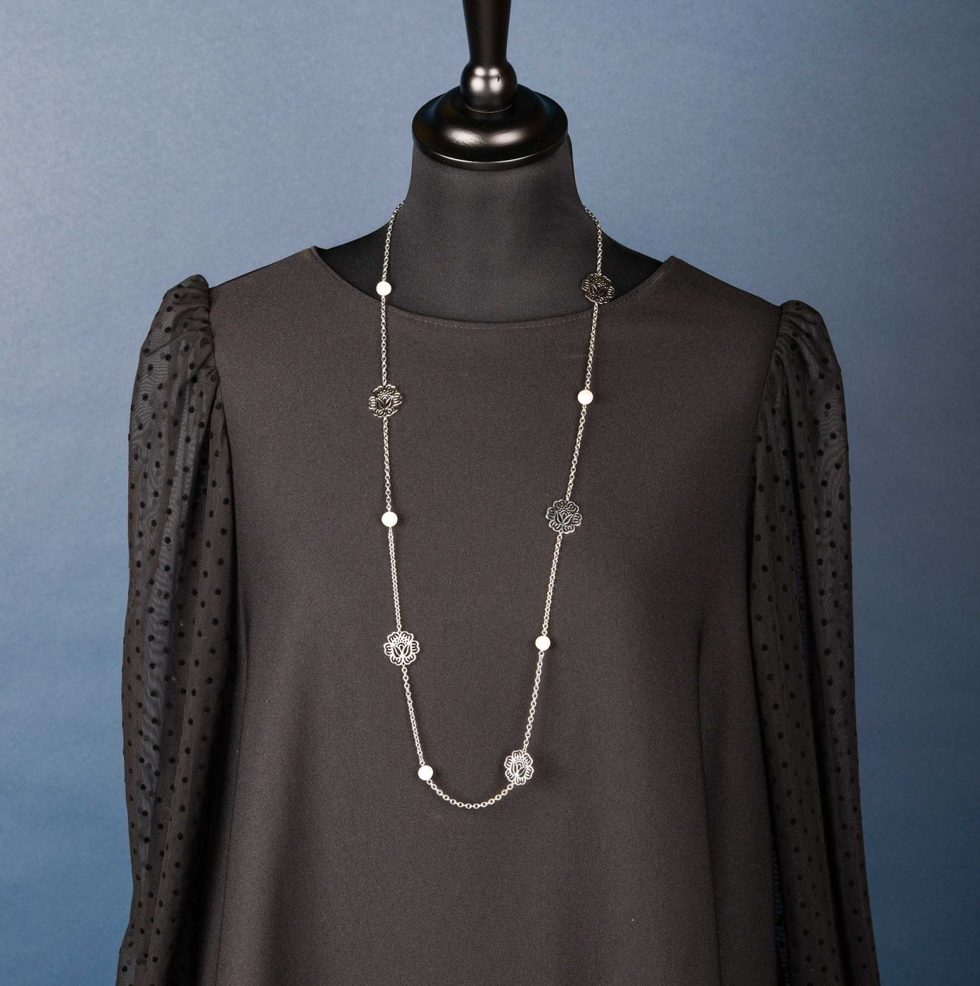 Chain poppies 1 + pearls