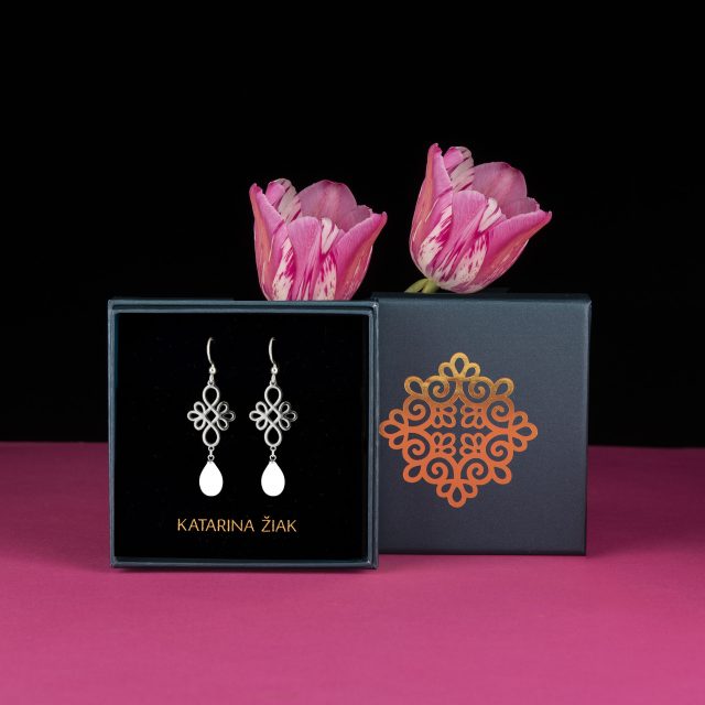Earrings infinity - 1 tear pearl