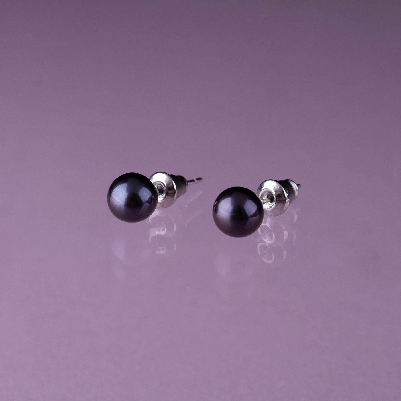 Studs freshwater pearl - black 6mm