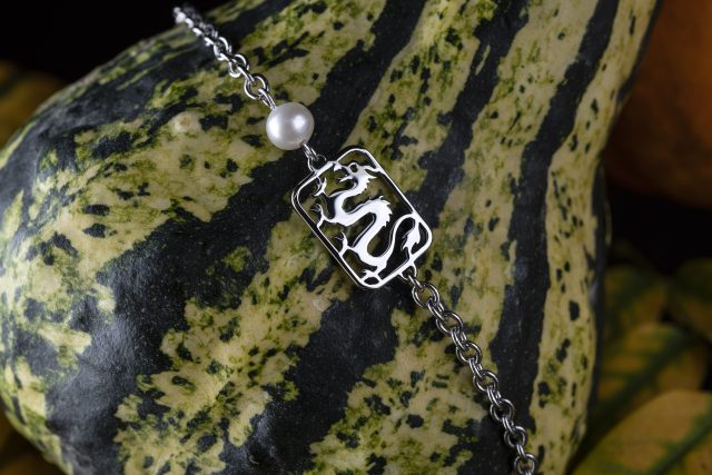 Bracelet dragon - chain + pearl