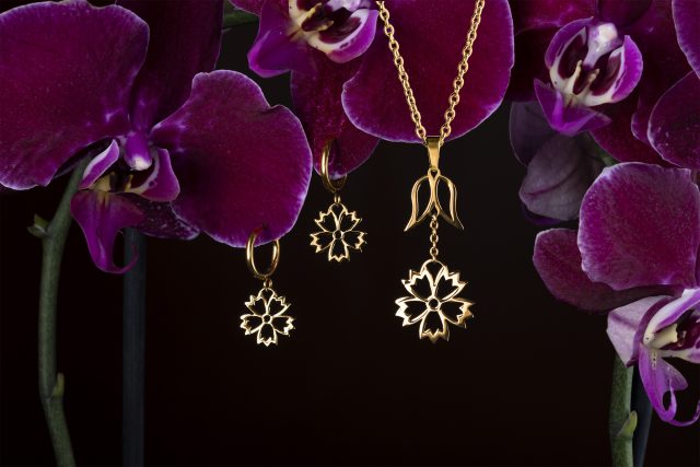 Set - pendant cornflower with a leaf + earrings
