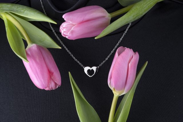 Necklace small heart ornamentalistics