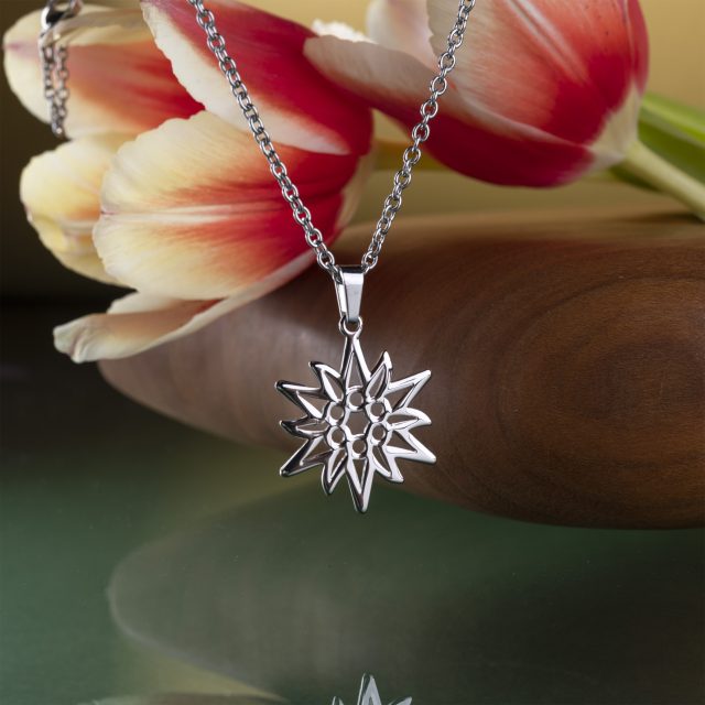 Pendant mountains - edelweiss