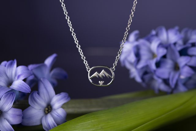 Necklace oval mountains 2