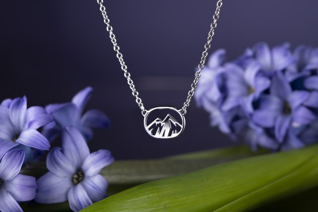 Necklace oval mountains 1