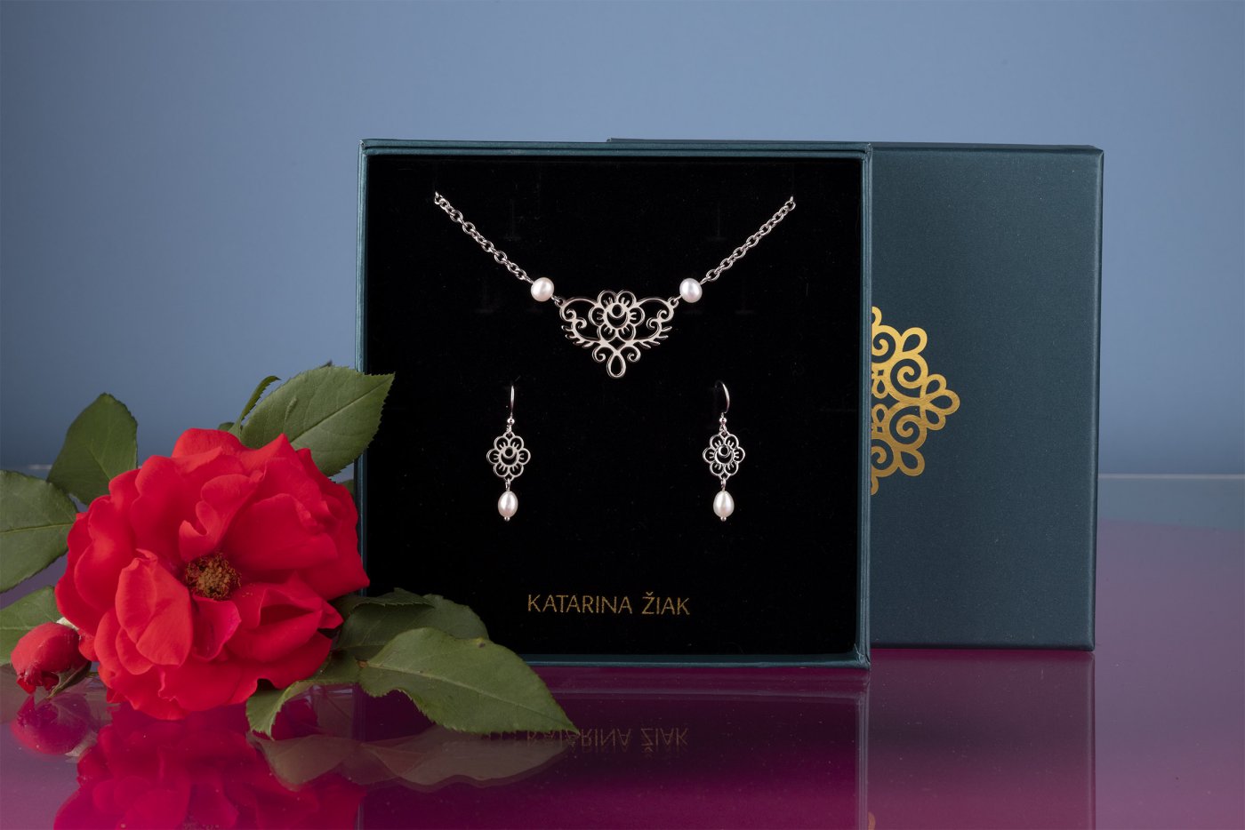 Set flower Veronika - necklace small arc + earrings with pearl