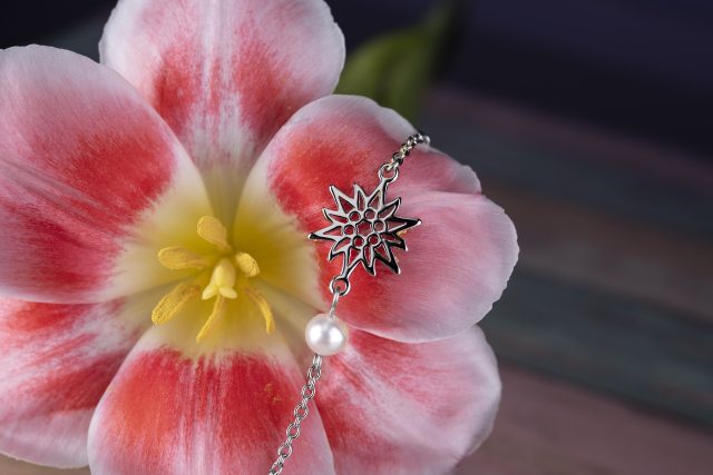 Bracelet edelweiss - chain + pearl