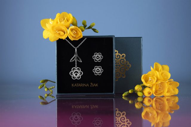 Set - pendant Veronika with leaf + studs