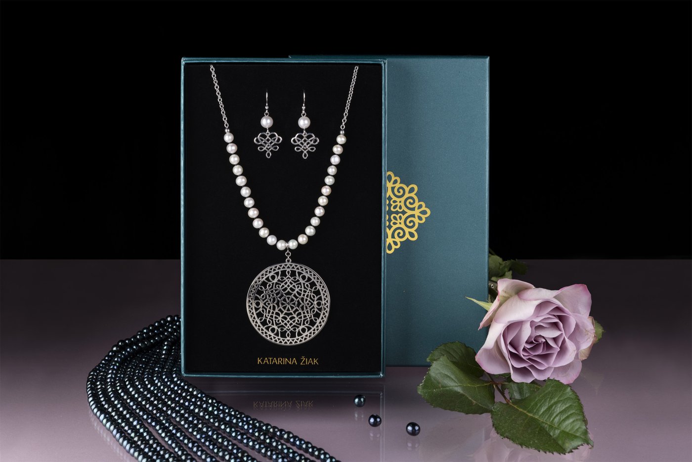 Set - Pendant wire craft ornament circle 1+ white pearls + earrings wire craft heart