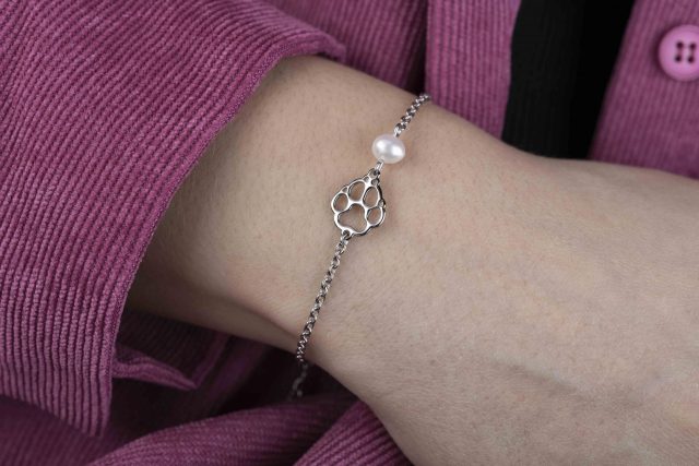 Bracelet paw dog Cami – chain + pearl
