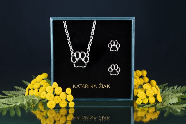 Set cat paw Izi 2 - necklace + stud earrings