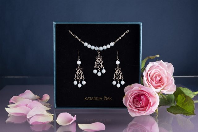 Set - necklace and earrings - blueprint bell + aquamarine