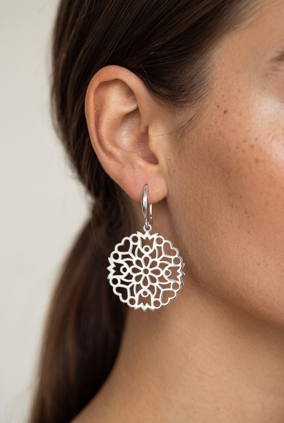 Náušnice ornament margrétka Závadka 1 – háčik