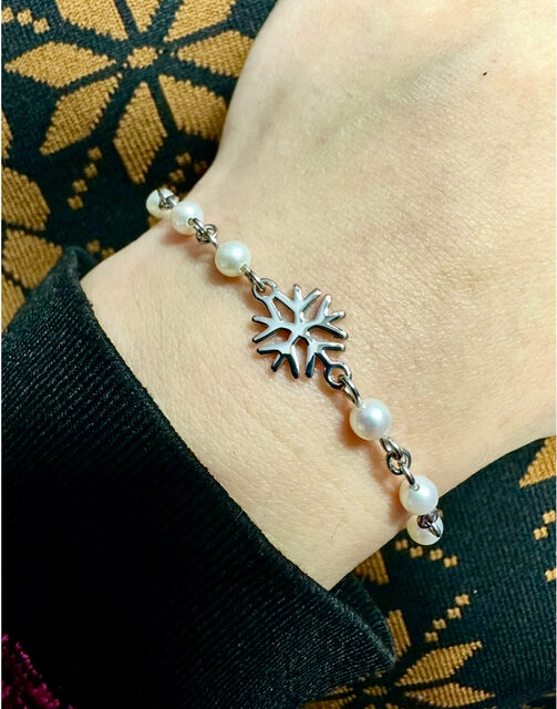 Mini Snowflake Bracelet – Chain + Freshwater Pearls