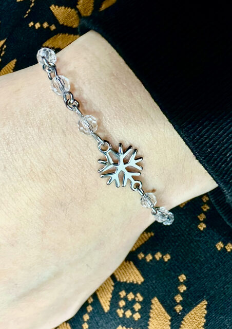 Mini Snowflake Bracelet – Chain + Crystal
