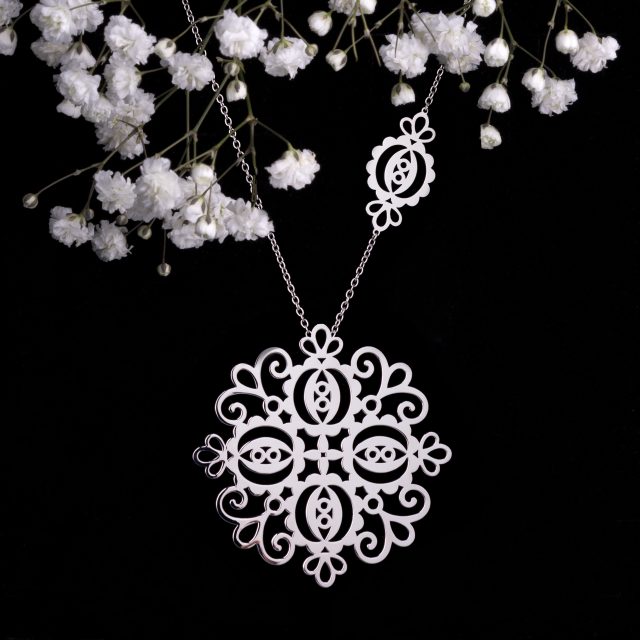 Necklace ornamentalistics - little apples