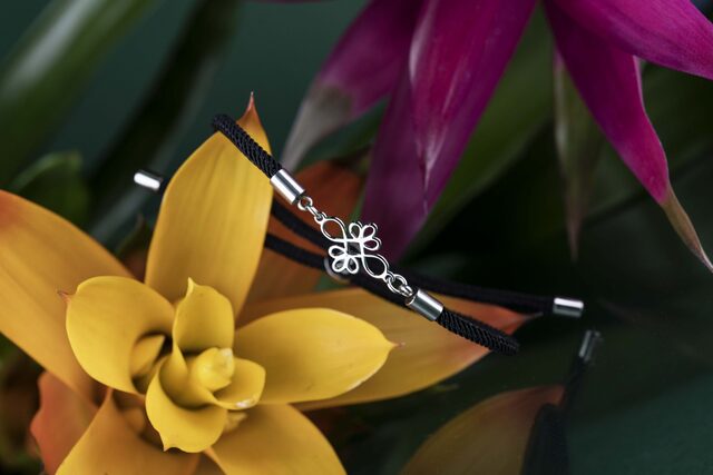 Bracelet – infinity 1 – red / black cord