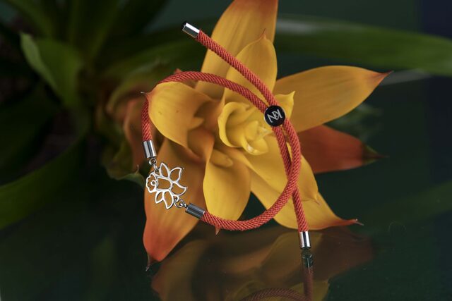 Bracelet – daffodil 1 – red / black cord