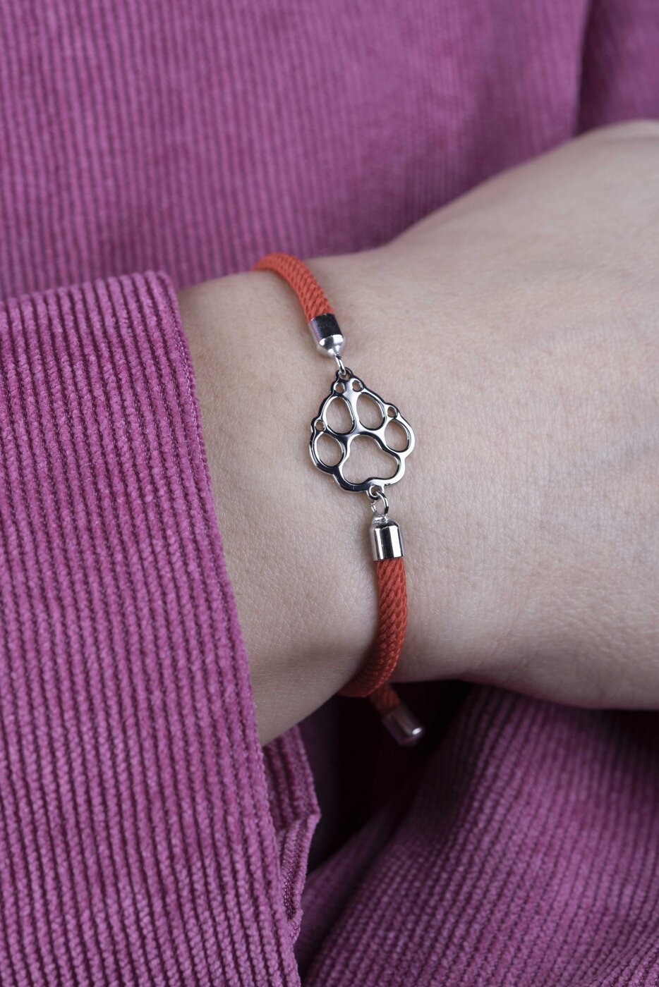 Bracelet – paw Cami 1 – red / black cord