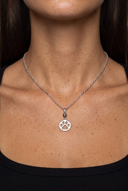 Pendant cat paw Izabela with pearl