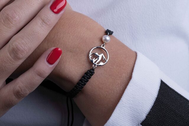 Bracelet – mountains circle 1 – cord + pearl