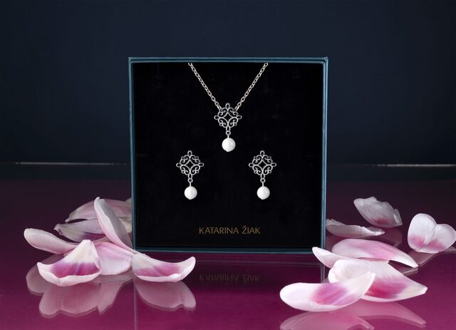 libaj nausnice set ornament stvorec s perlou