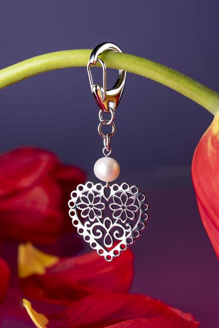 Key ring – heart of marguerite with pearl