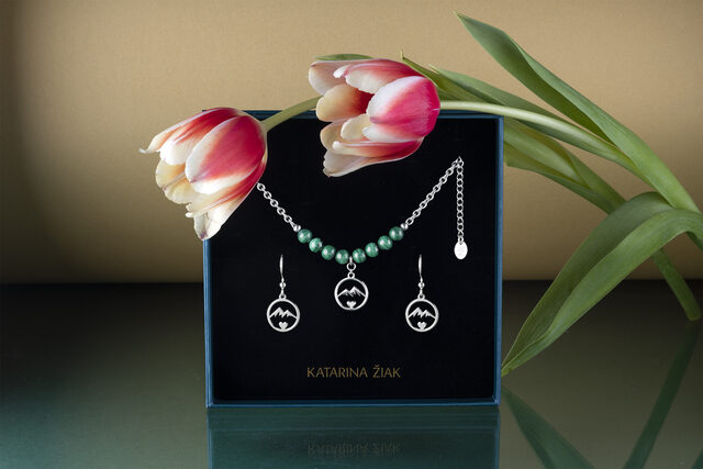 Set – Necklace and earrings – circle mountain 2 + malachite