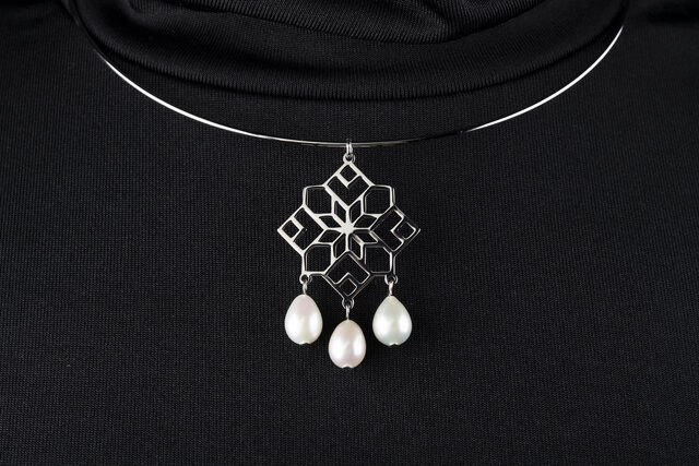 Hoop choker necklace ornament Novohrad tears of pearls