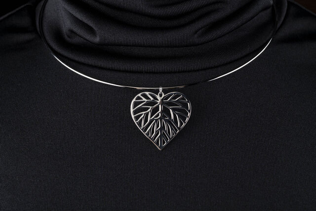 Hoop choker necklace linden tree