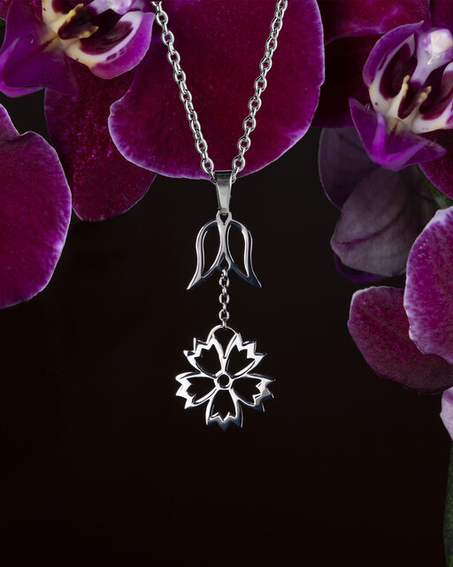 Pendant cornflower with a leaf