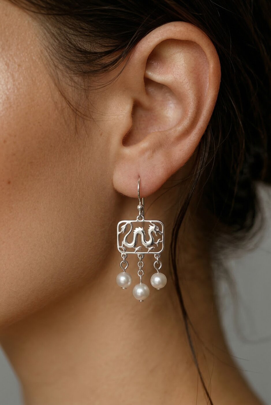 Earrings dragon + 3 pearls