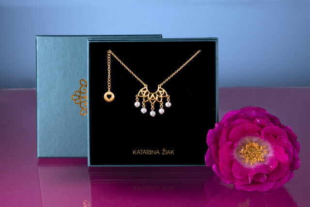 Necklace sunflower arc + pearls