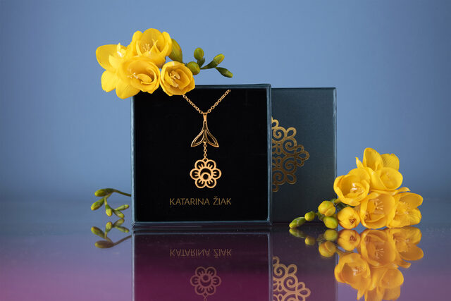 Pendant Veronika with leaf