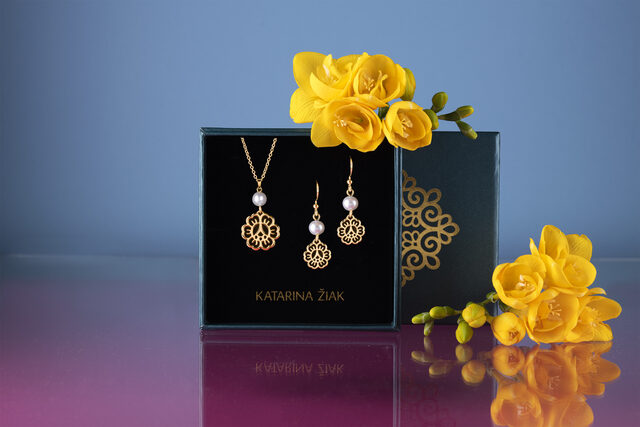Set flower 1 – pendant + earrings with pearl