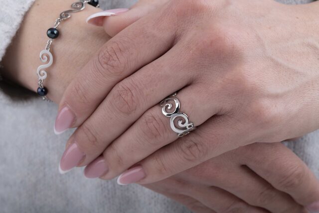 Ring wire craft – spiral 1