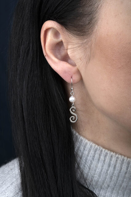 Earrings wire craft loops 2 + white pearl