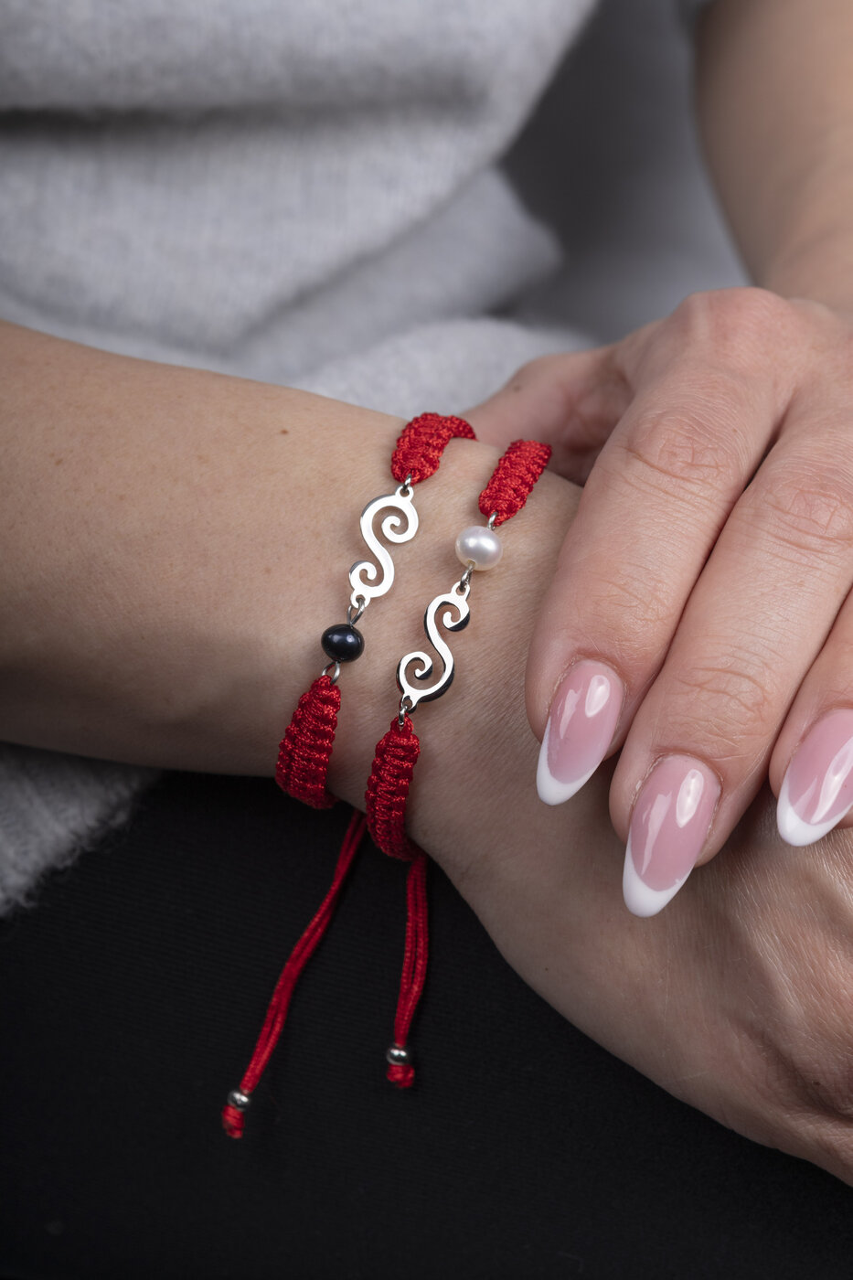 Bracelet wire craft loops 2- cord + pearl