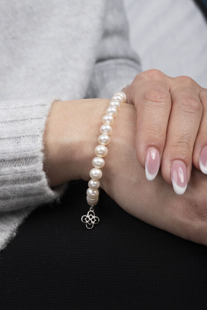 Bracelet Wire Craft Quatrefoil 1 – White Pearls