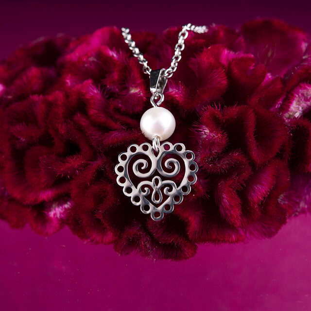 Pendant heart ornament mini 1 – pearl