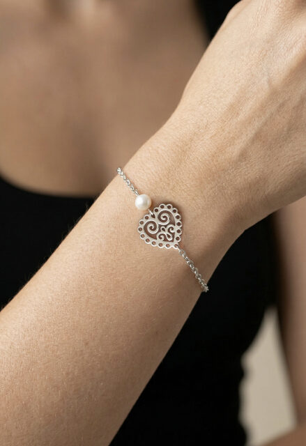 Bracelet heart ornament mini 1 – chain + pearl