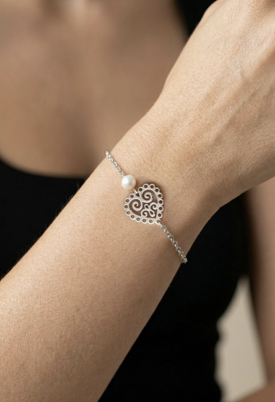 Bracelet heart ornament mini 1 – chain + pearl